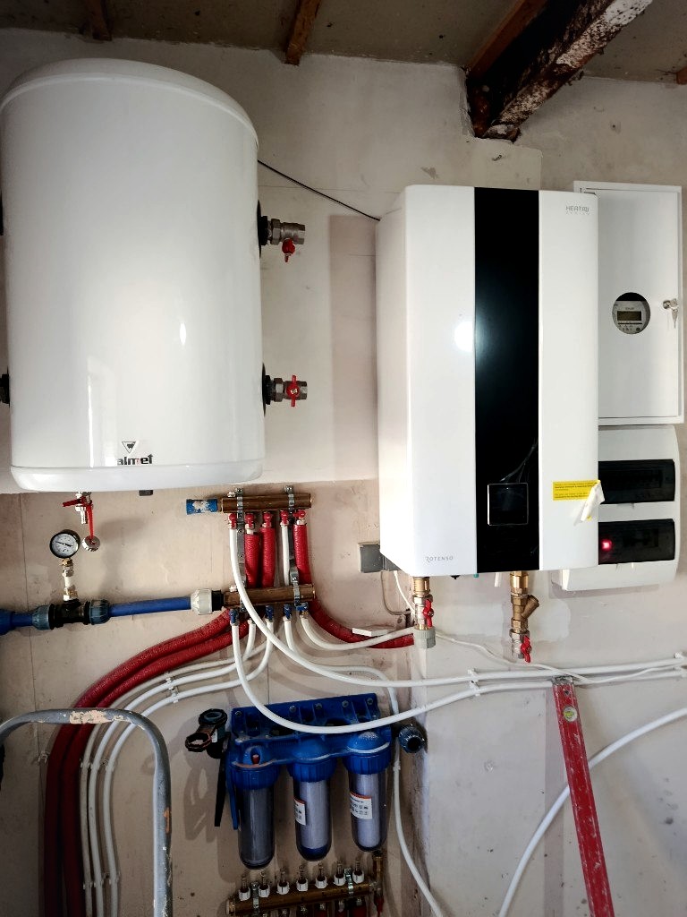 Hydrobox Rotenso, zasobnik Galmet i stacja filtrów